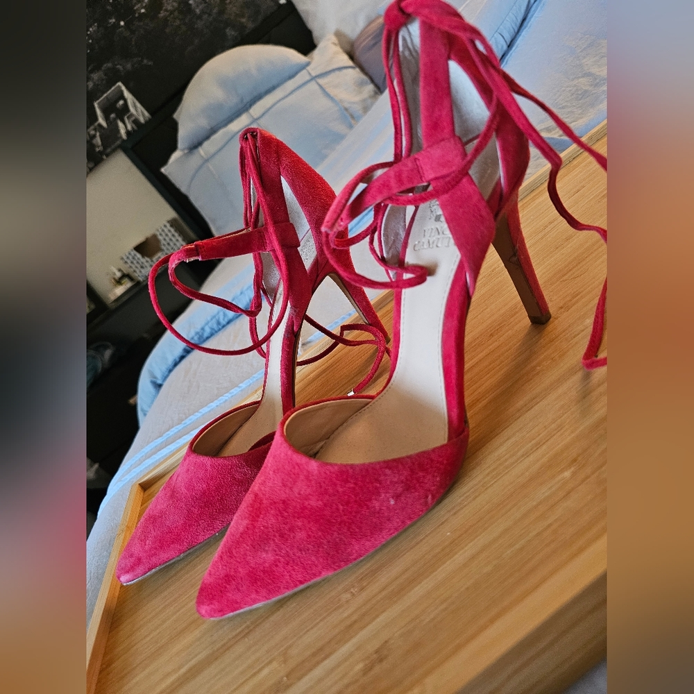 Heels - Picture 2 of 3